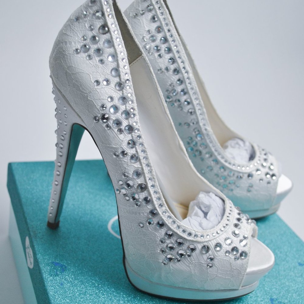 Betsy Johnson Something Blue Lace Heels w Rhinestones- FITS 7.5  (8.5 Actual Sz)